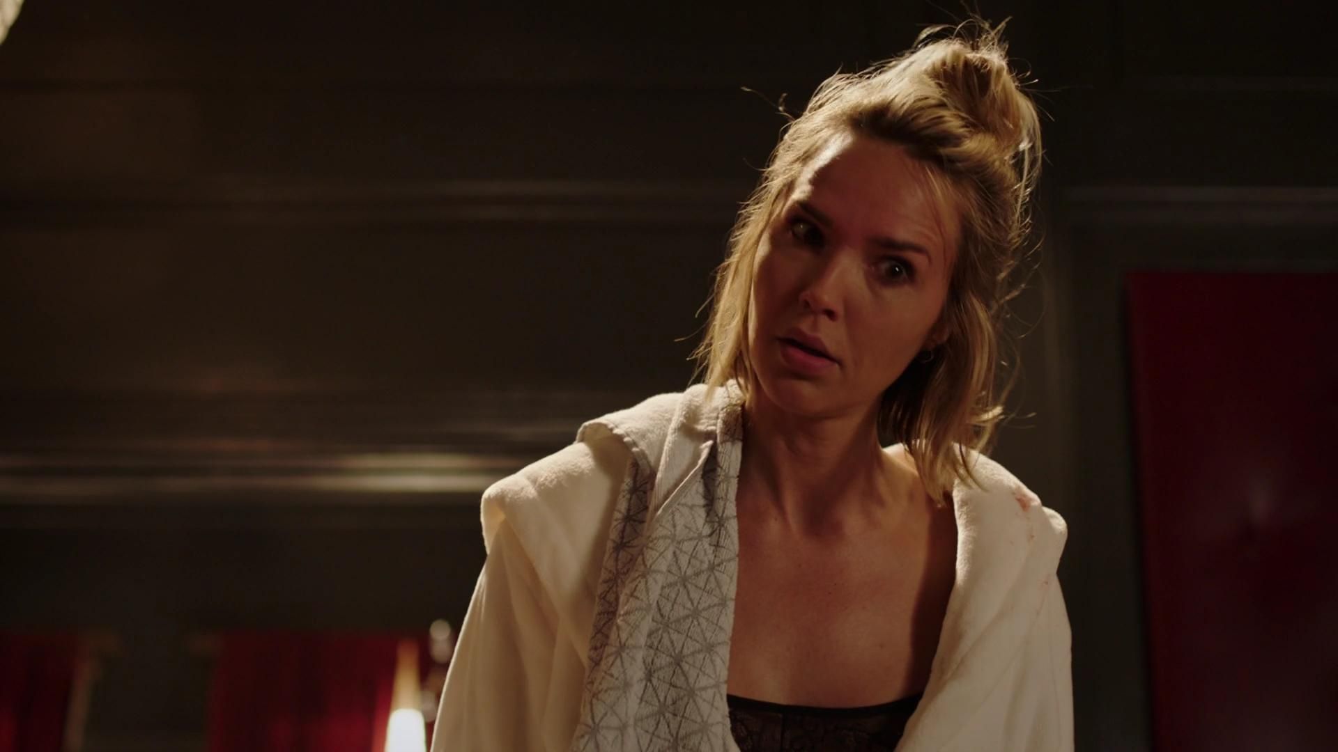 MidnightTexas-S02E04-120.jpg