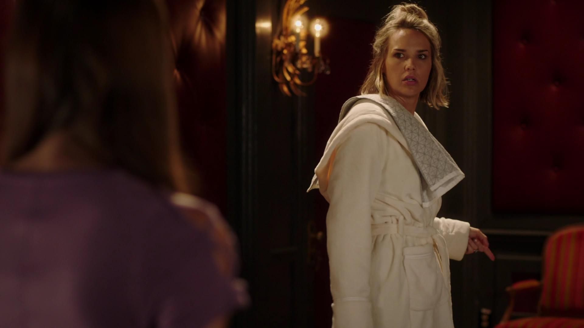 MidnightTexas-S02E04-138.jpg