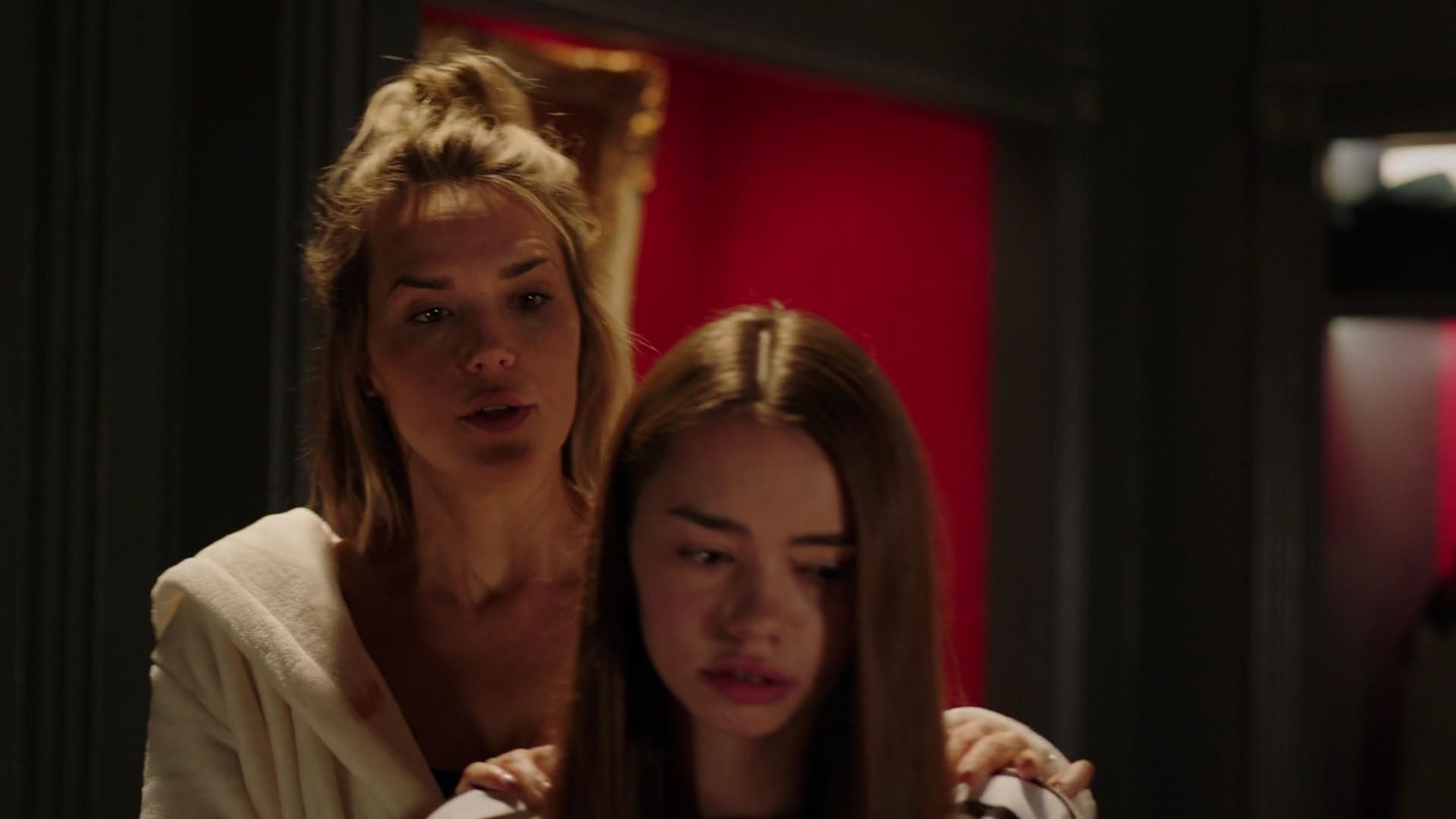 MidnightTexas-S02E04-169.jpg