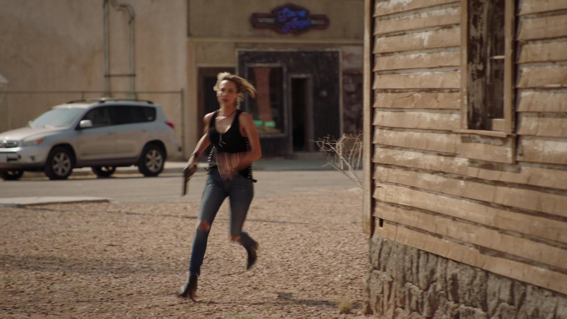 MidnightTexas-S02E04-217.jpg