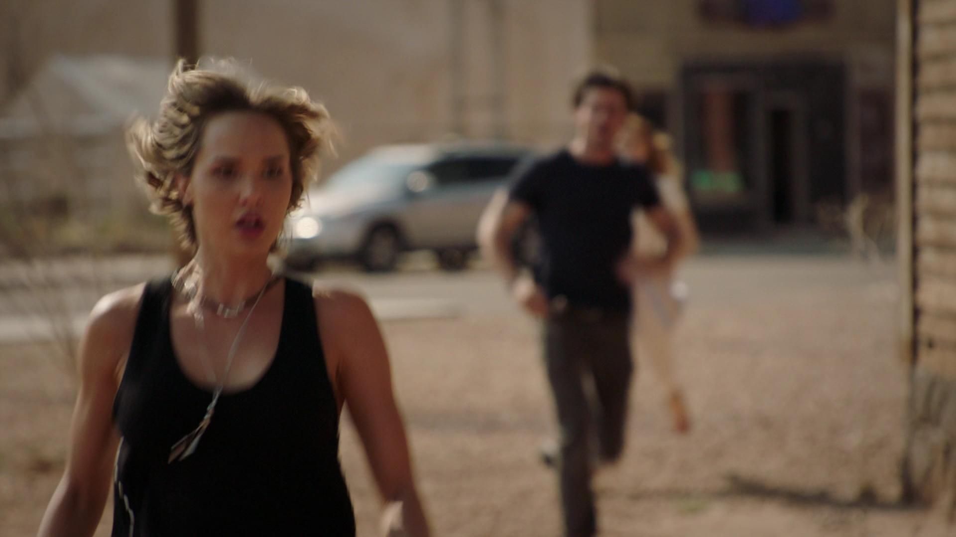 MidnightTexas-S02E04-219.jpg