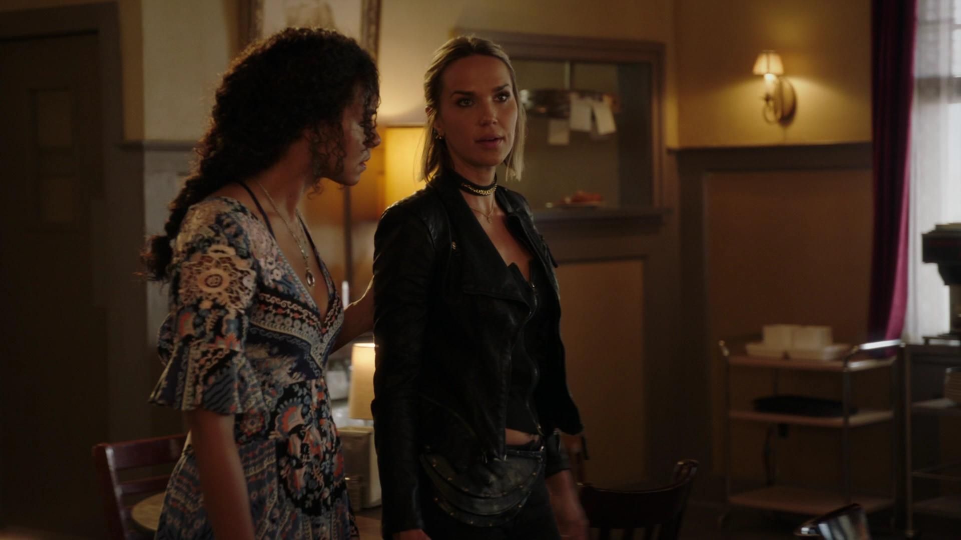MidnightTexas-S02E04-388.jpg