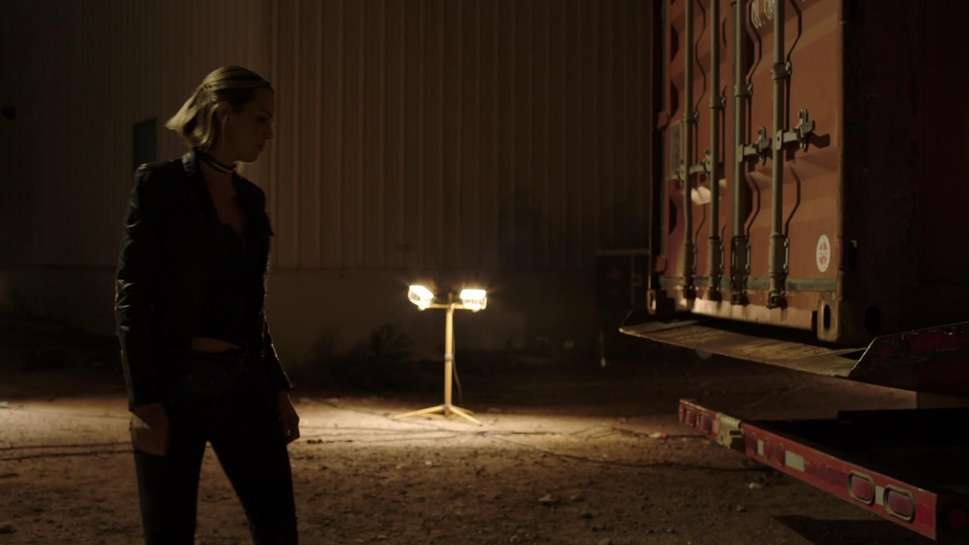 MidnightTexas-S02E04-417.jpg