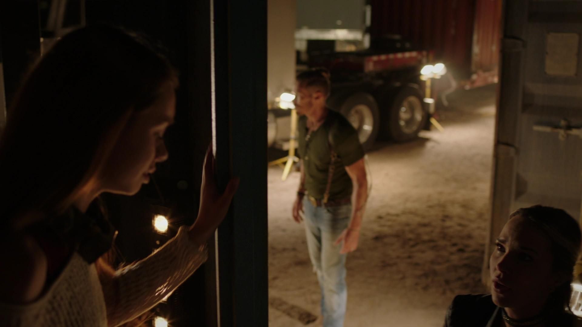 MidnightTexas-S02E04-426.jpg