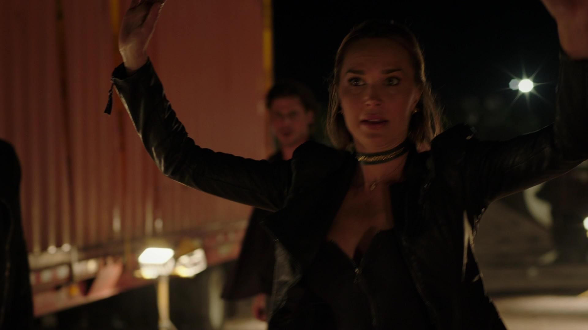 MidnightTexas-S02E04-446.jpg