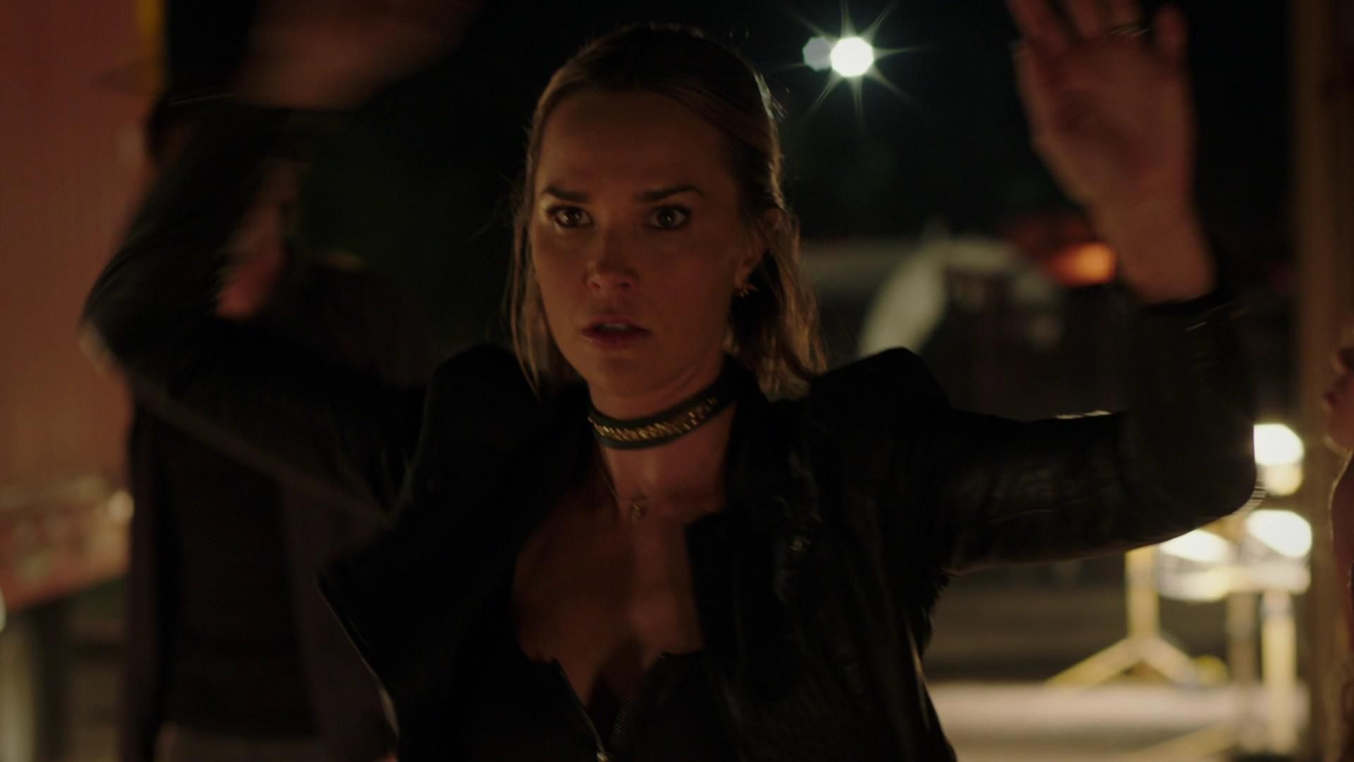 MidnightTexas-S02E04-448.jpg