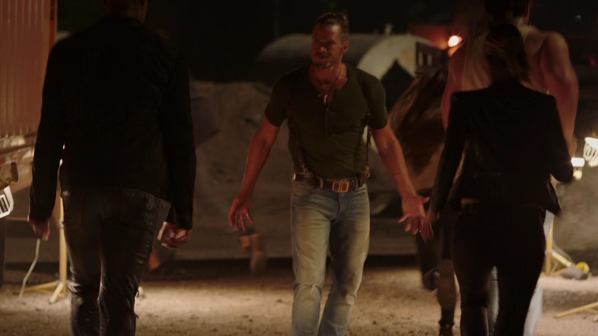 MidnightTexas-S02E04-451.jpg