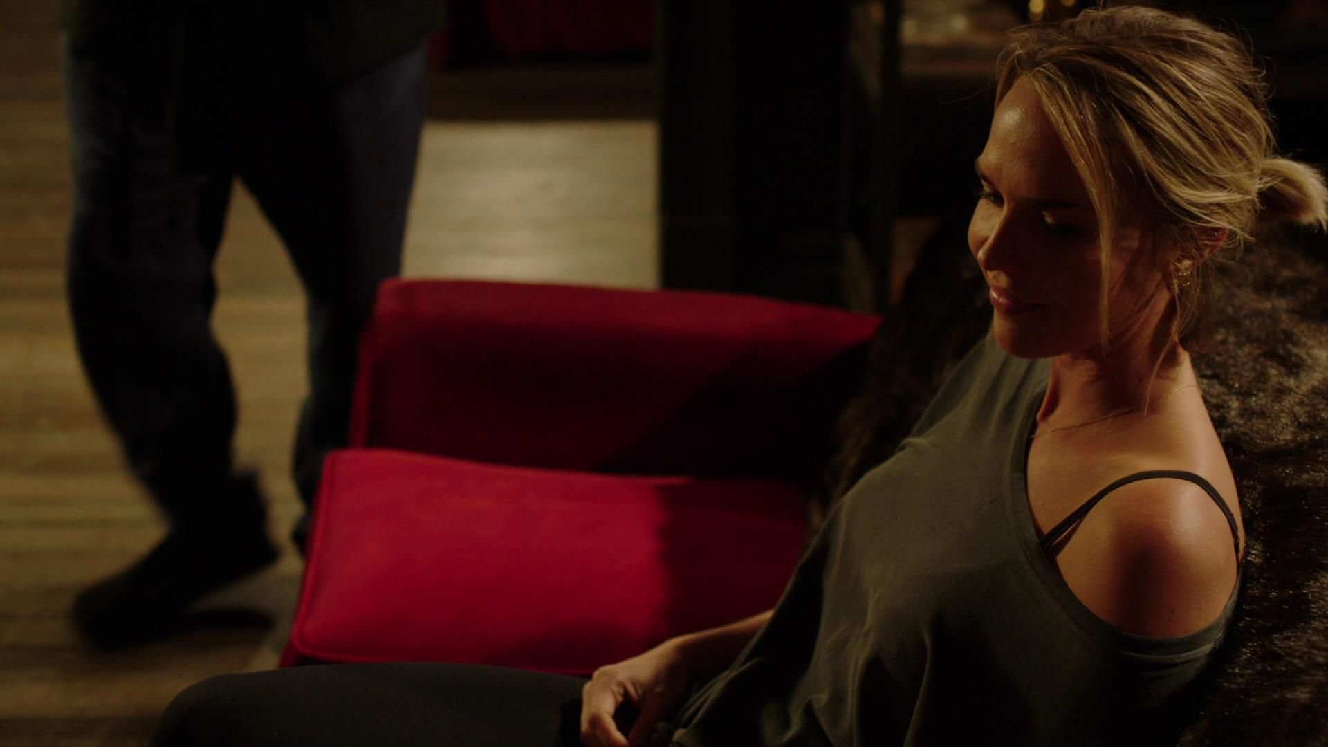 MidnightTexas-S02E04-502.jpg