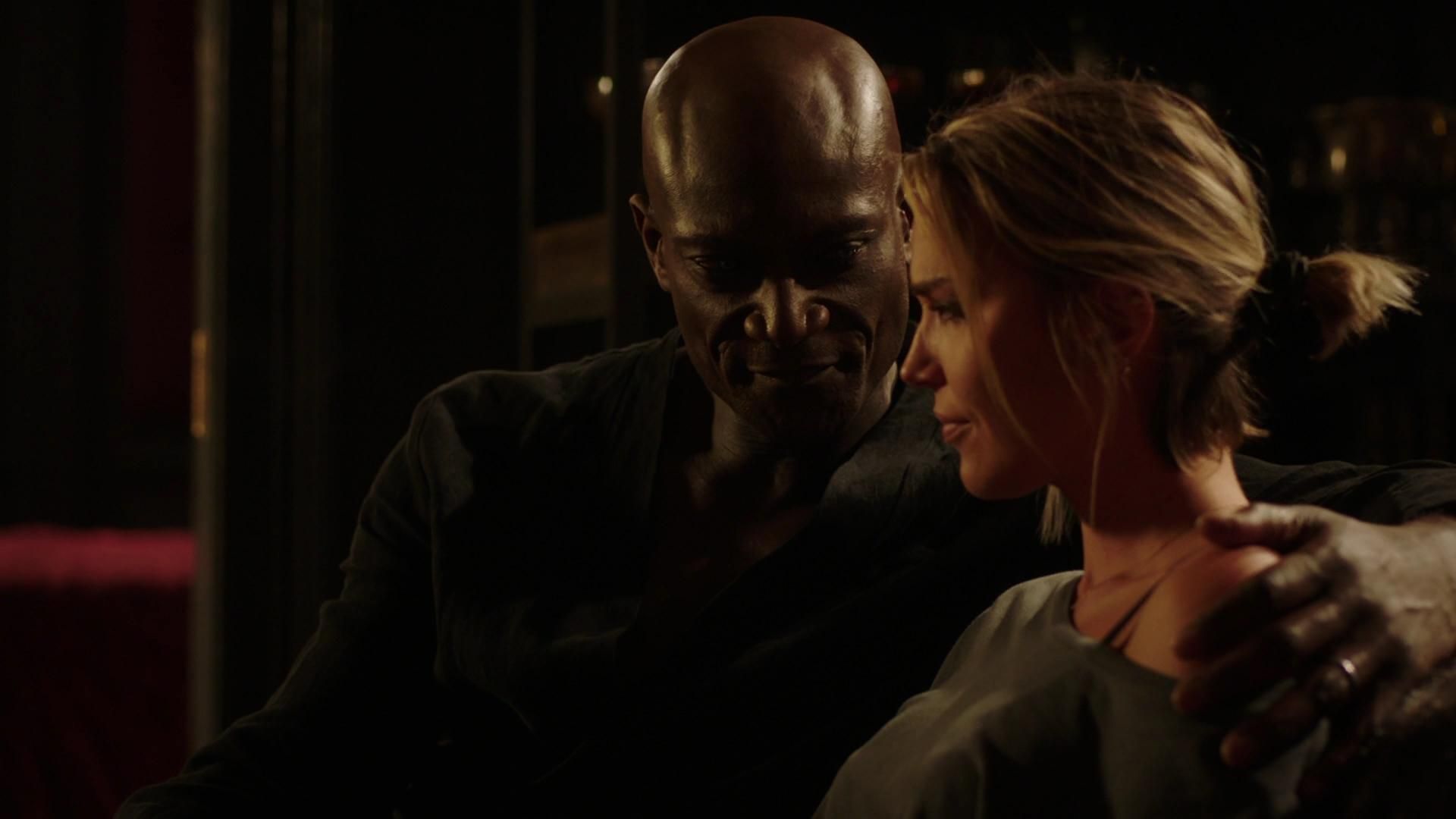 MidnightTexas-S02E04-522.jpg