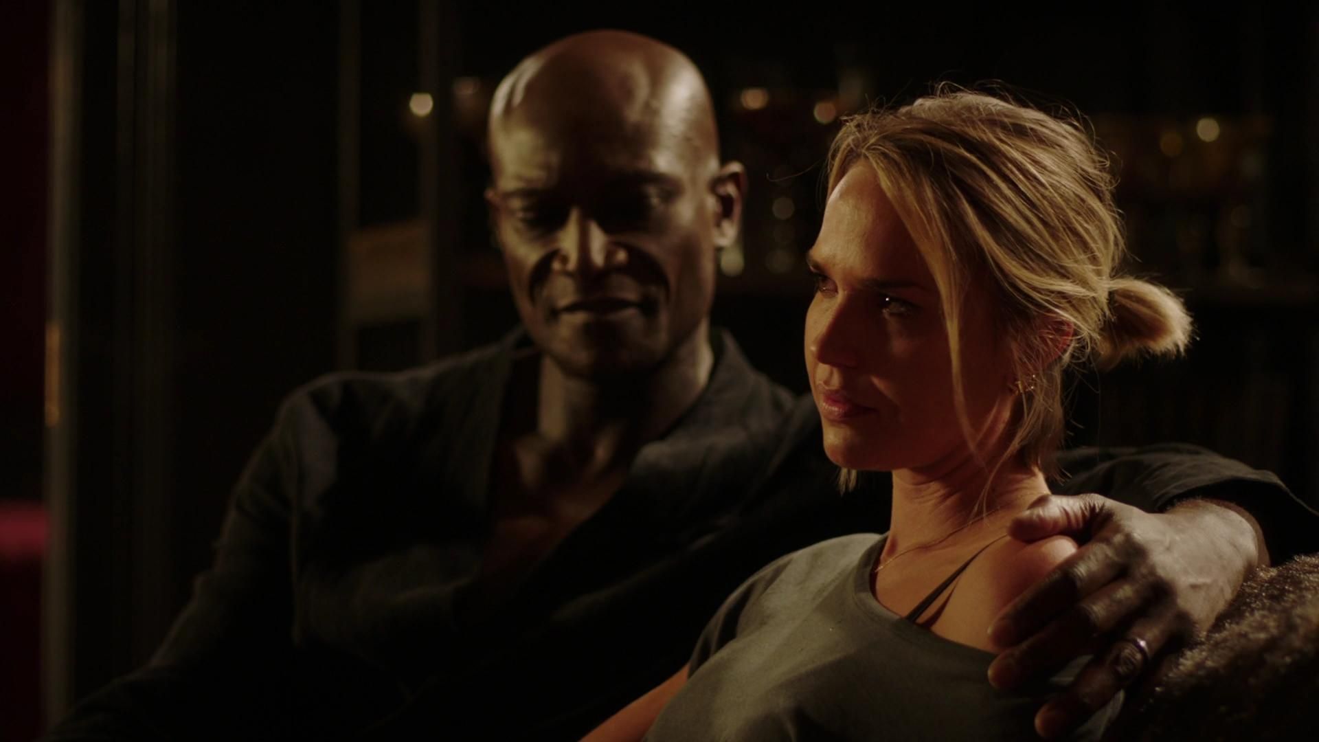 MidnightTexas-S02E04-542.jpg