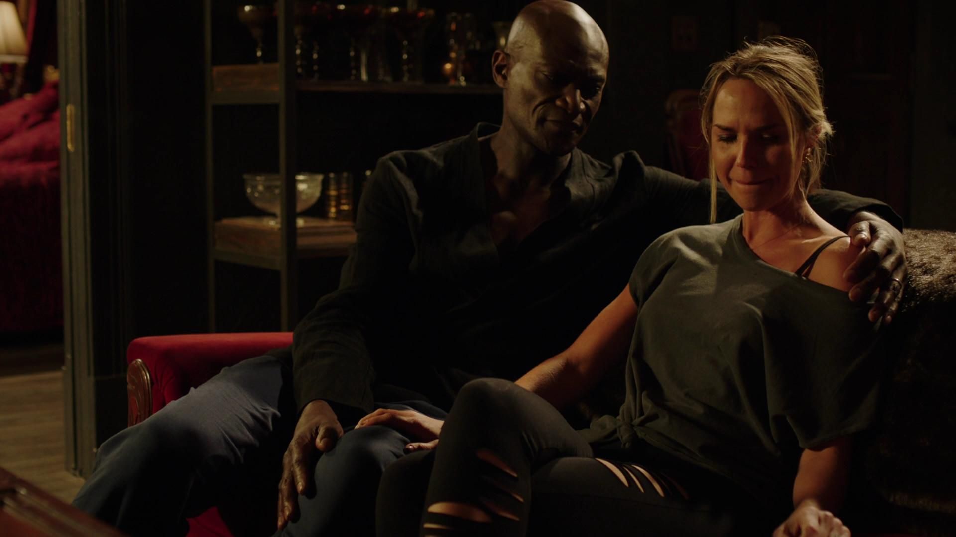 MidnightTexas-S02E04-552.jpg