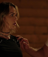 MidnightTexas-S02E04-036.jpg
