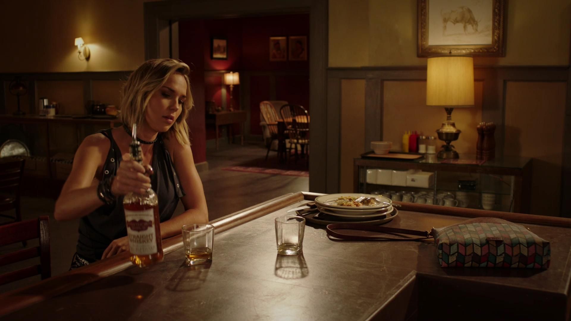 MidnightTexas-S02E05-150.jpg
