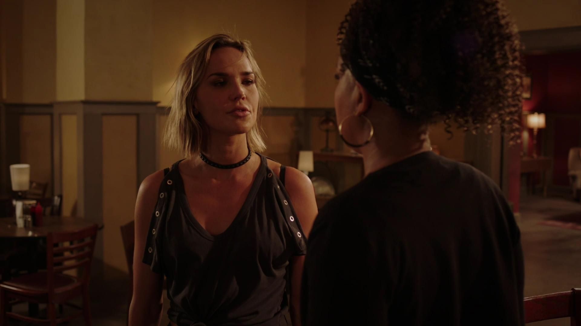 MidnightTexas-S02E05-209.jpg