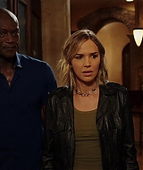 MidnightTexas-S02E05-249.jpg