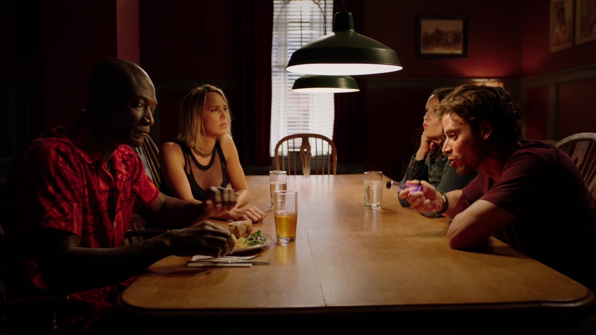 MidnightTexas-S02E06-021.jpg