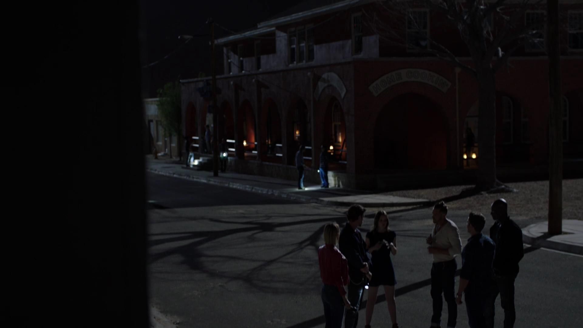 MidnightTexas-S02E06-121.jpg