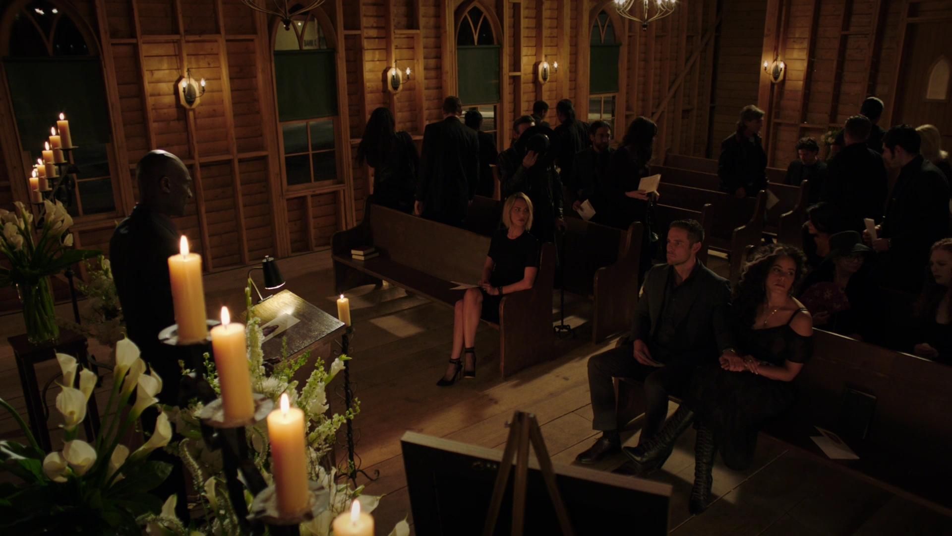 MidnightTexas-S02E07-018.jpg