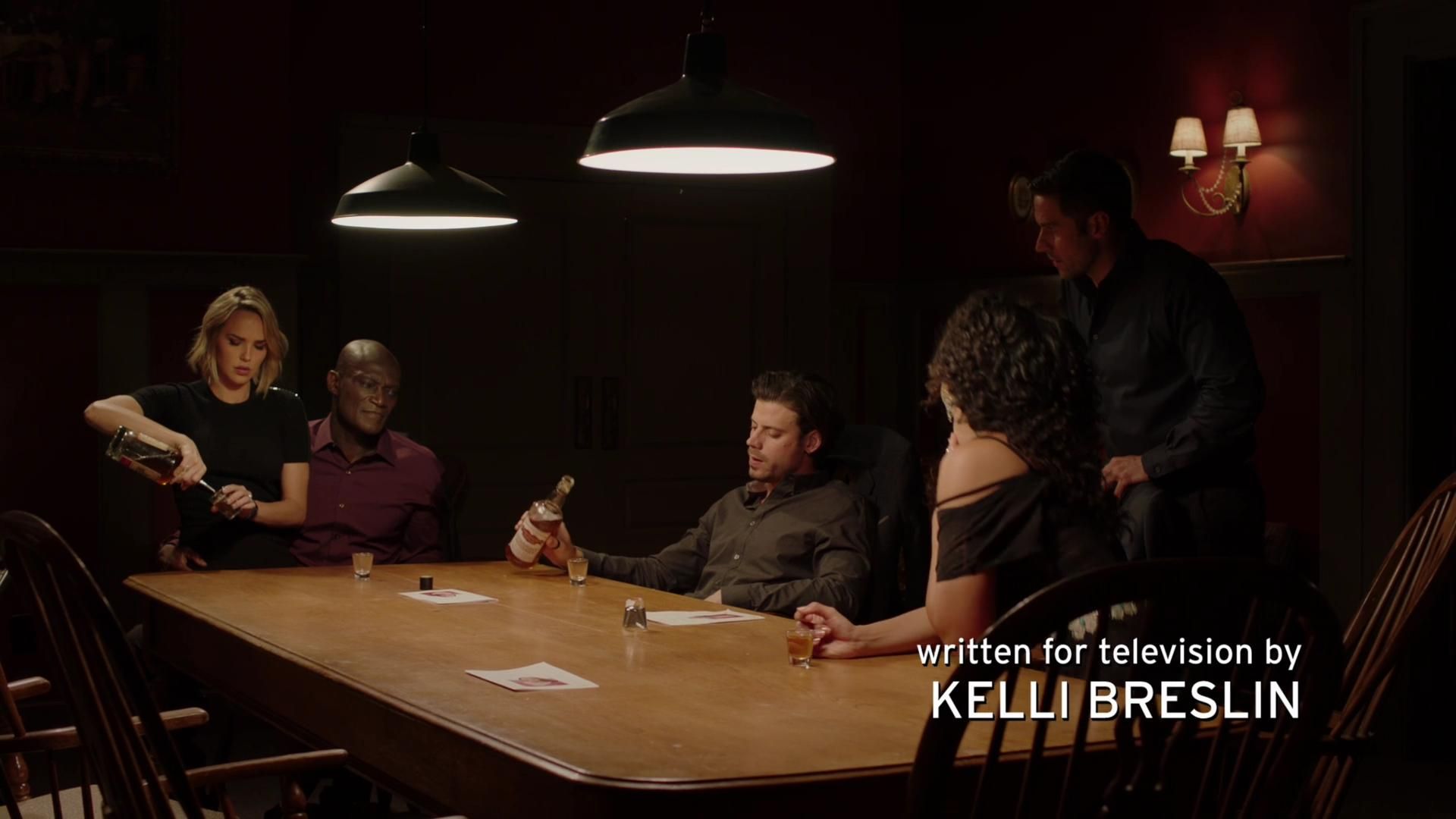 MidnightTexas-S02E07-044.jpg