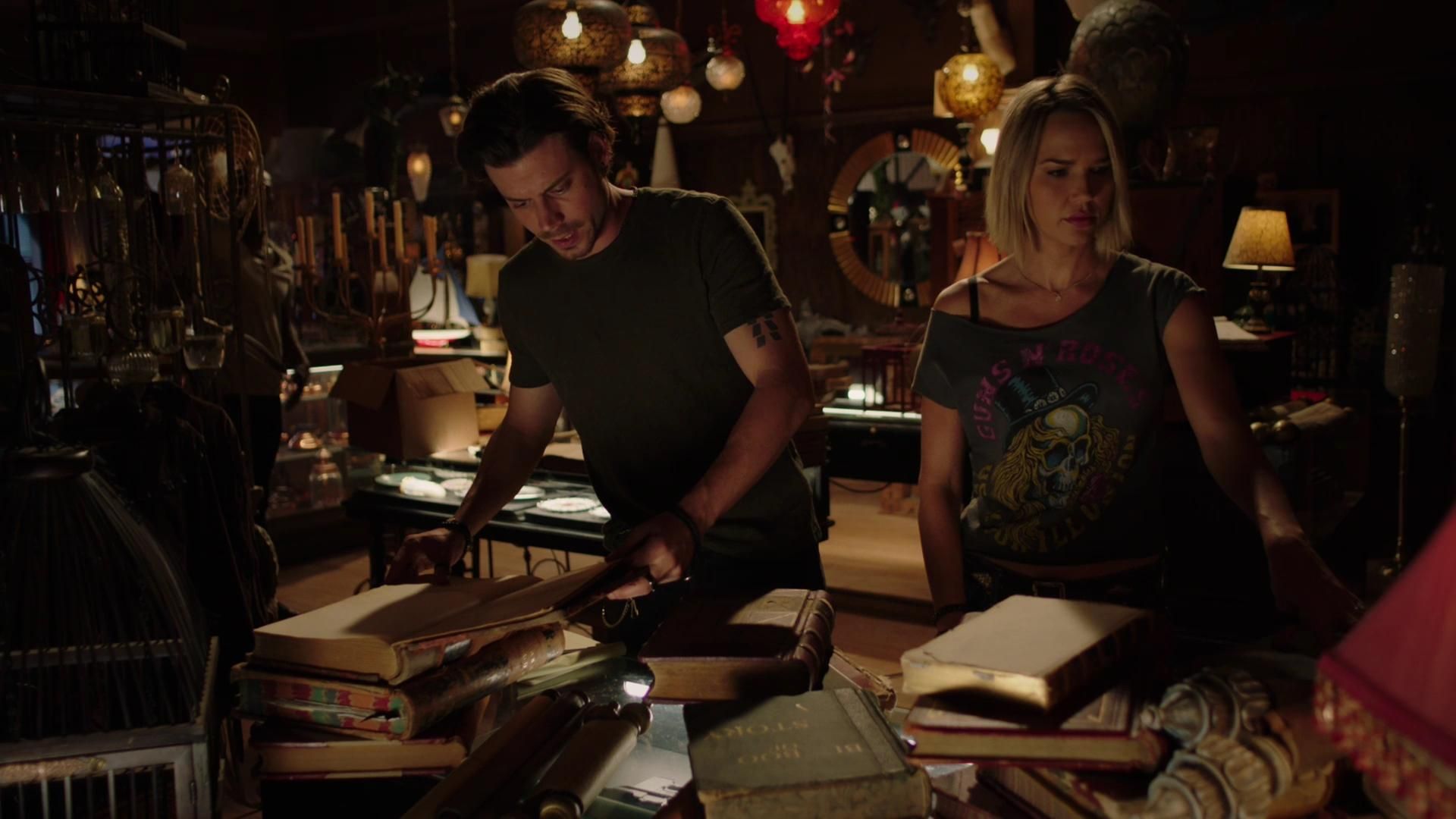 MidnightTexas-S02E07-071.jpg