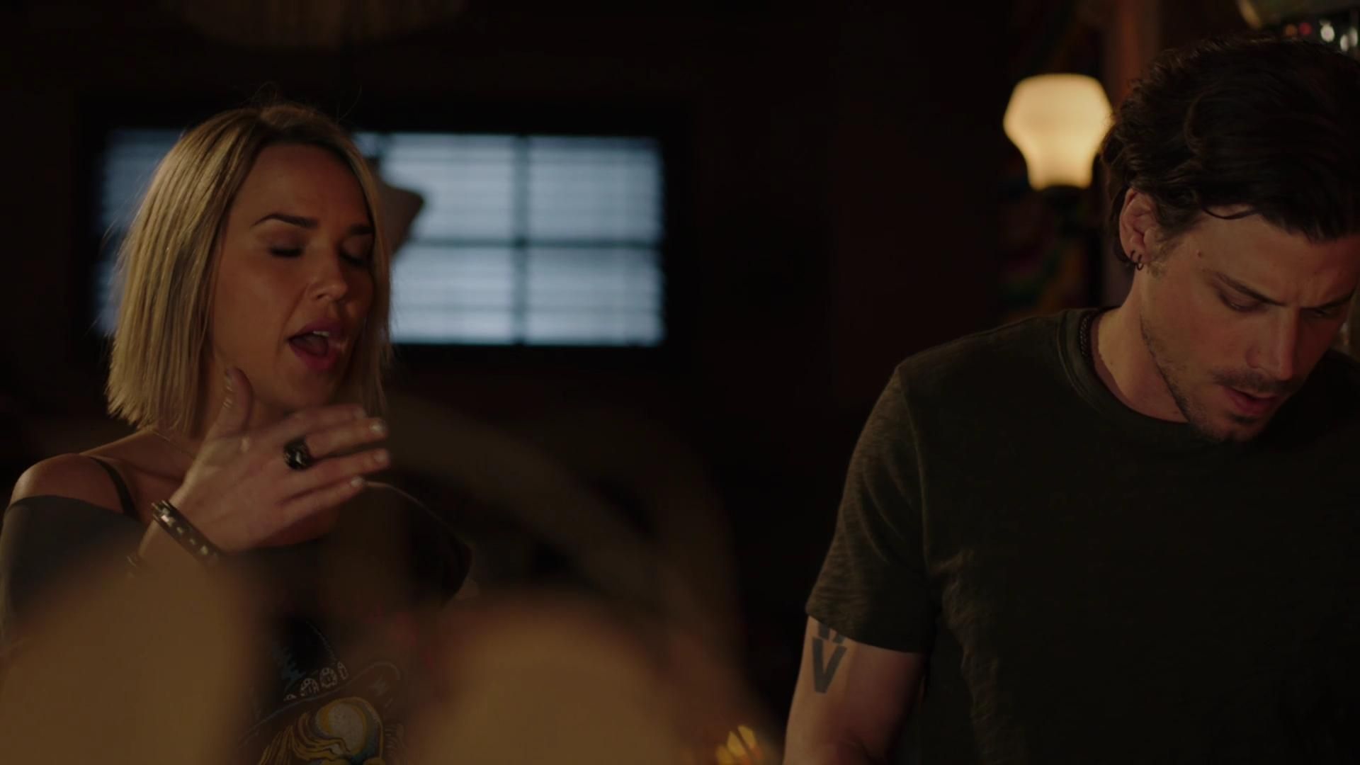 MidnightTexas-S02E07-099.jpg