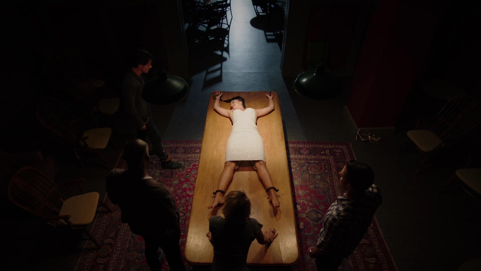 MidnightTexas-S02E07-218.jpg