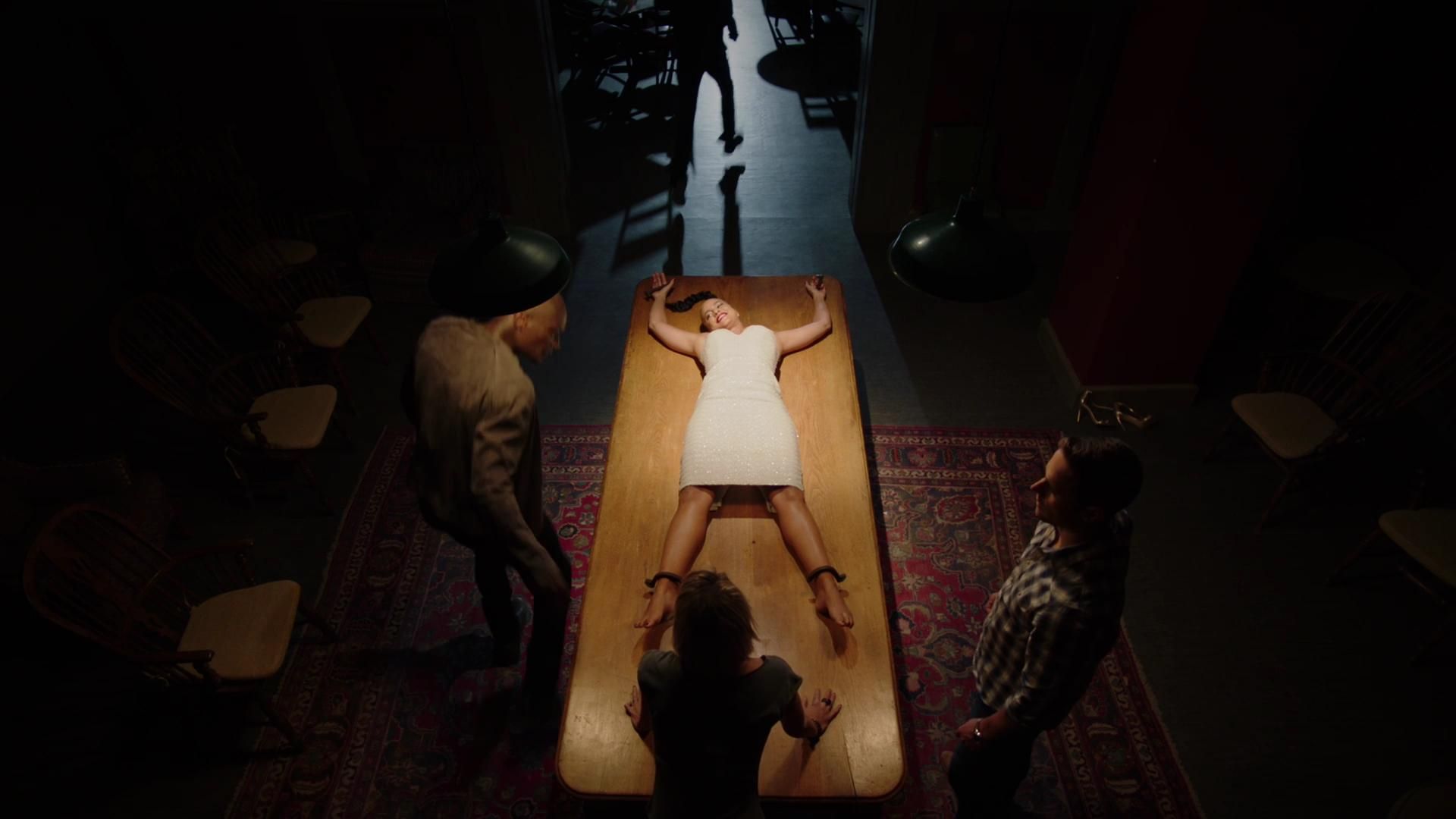MidnightTexas-S02E07-220.jpg