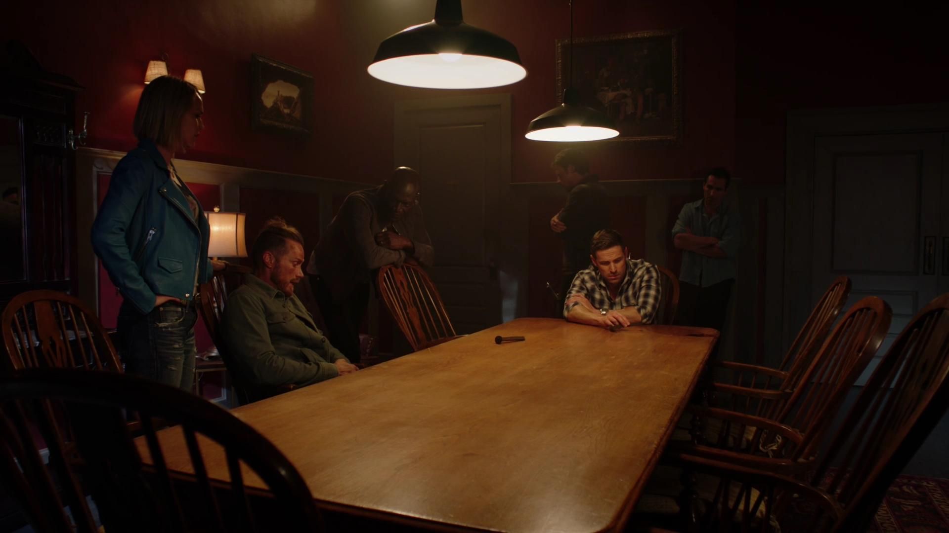 MidnightTexas-S02E08-019.jpg