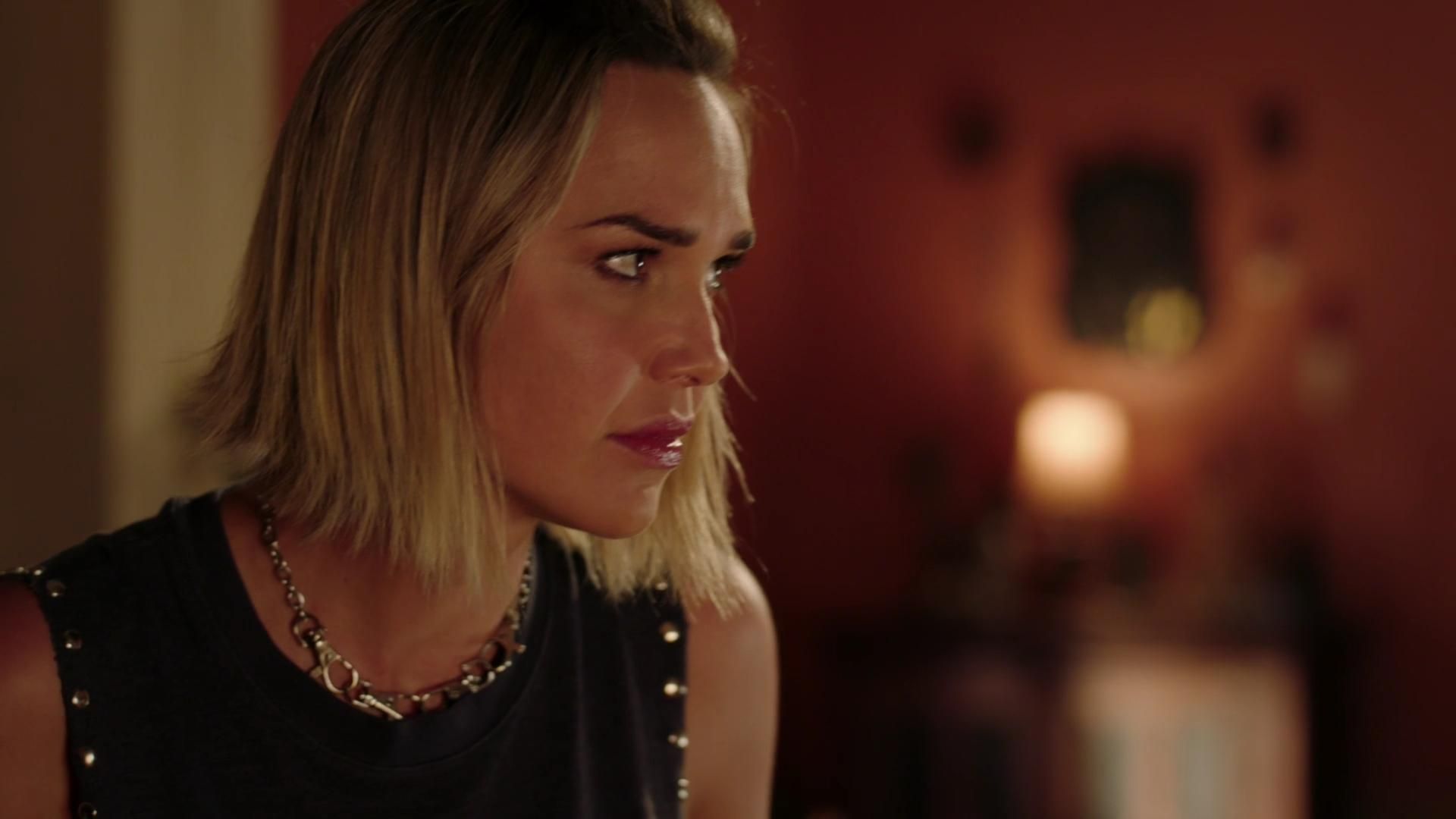 MidnightTexas-S02E08-118.jpg