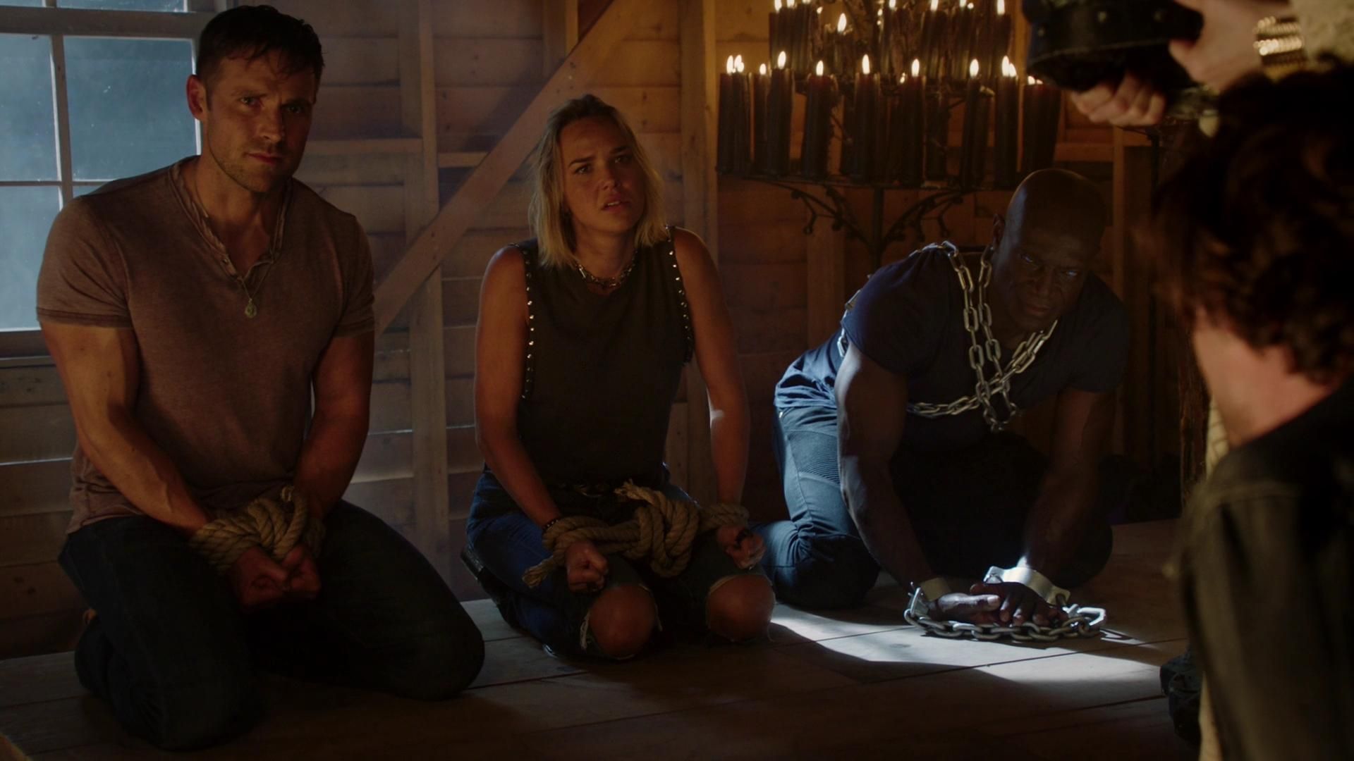 MidnightTexas-S02E08-169.jpg