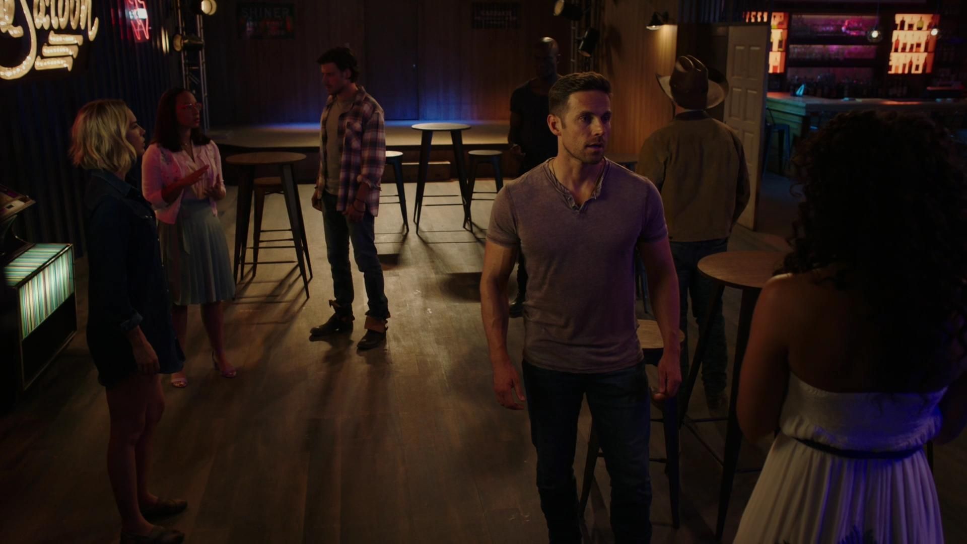 MidnightTexas-S02E09-223.jpg