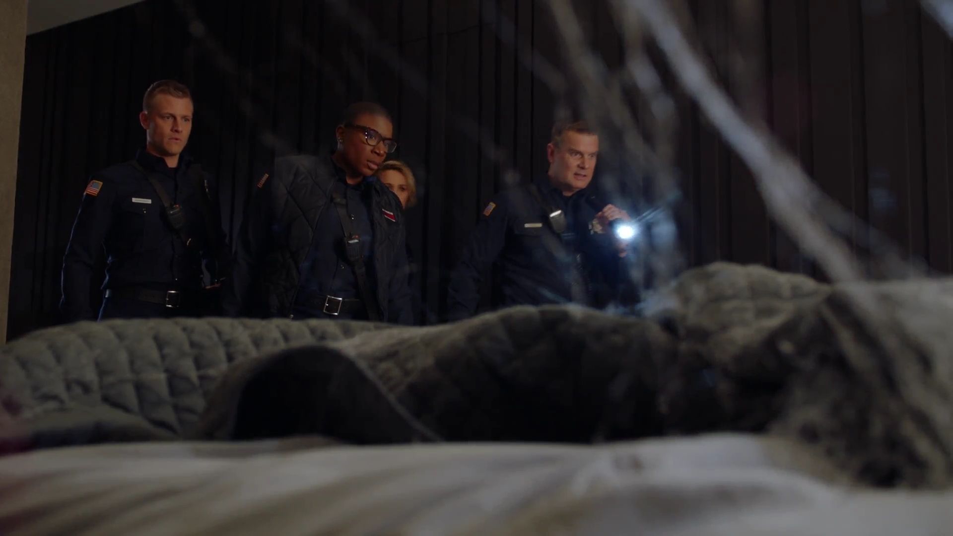 9-1-1-S05E13-072.jpg