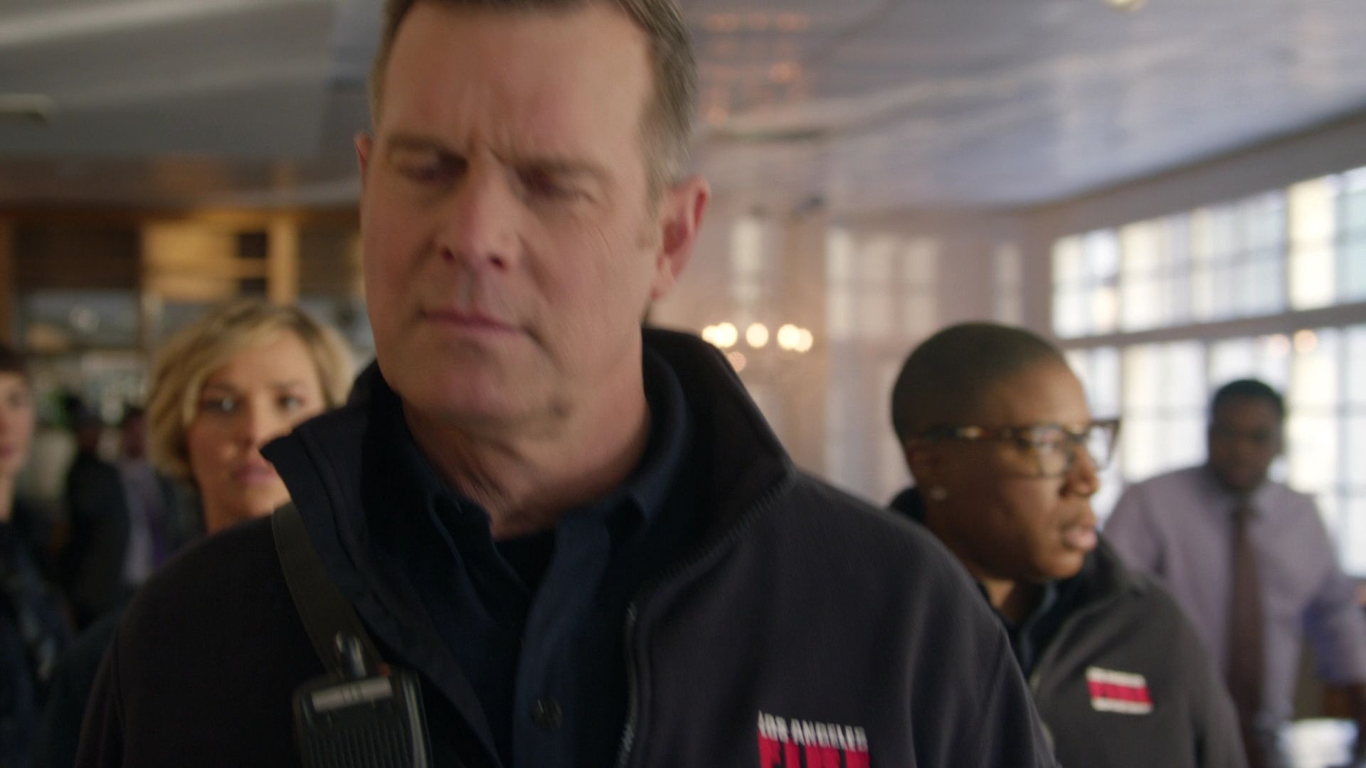 9-1-1-S05E15-007.jpg