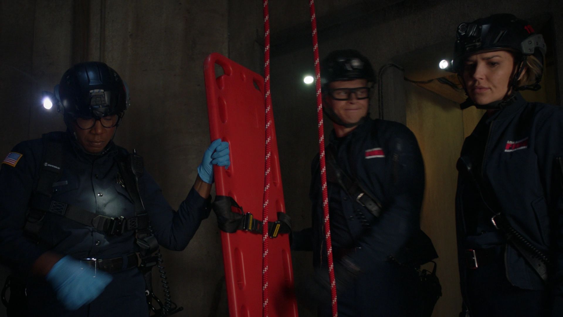 9-1-1-S05E15-096.jpg
