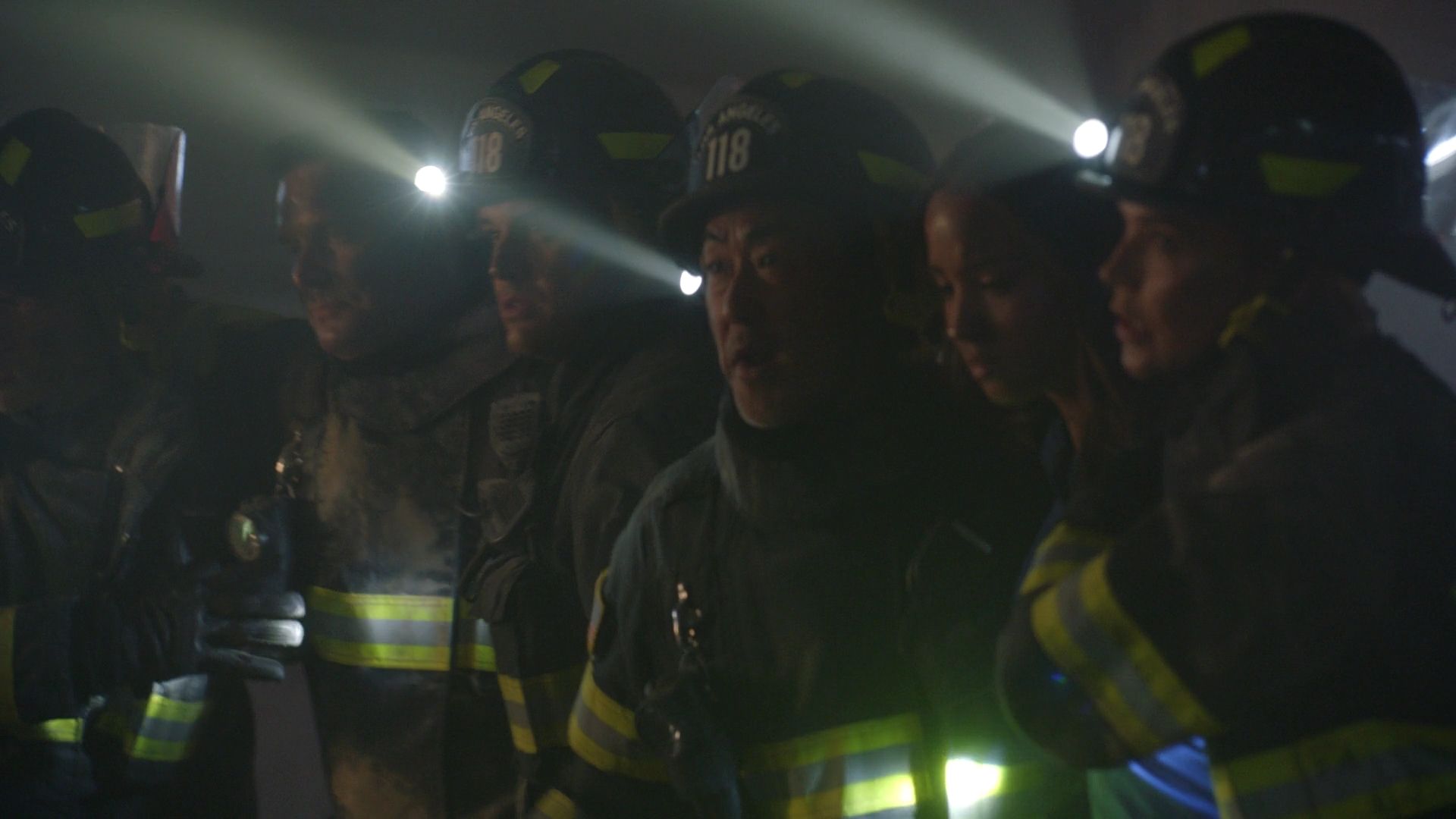 9-1-1-S05E16-075.jpg