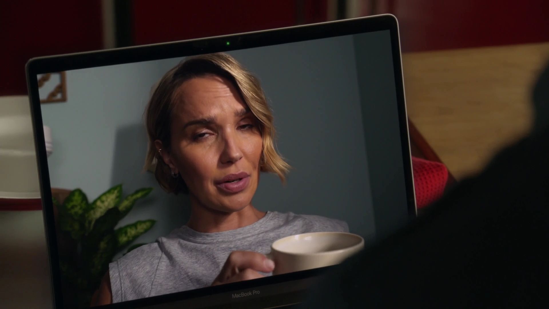 9-1-1-S06E01-003.jpg