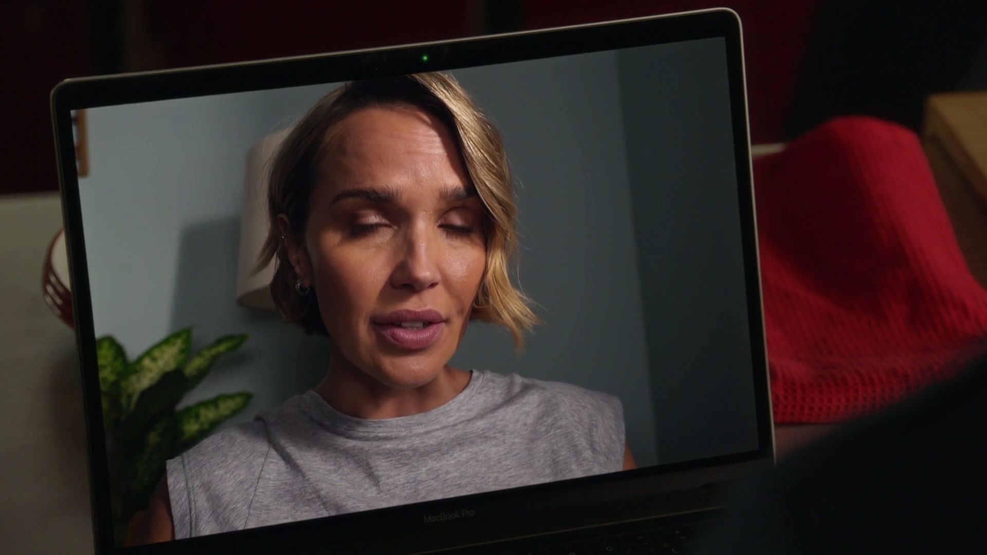 9-1-1-S06E01-015.jpg
