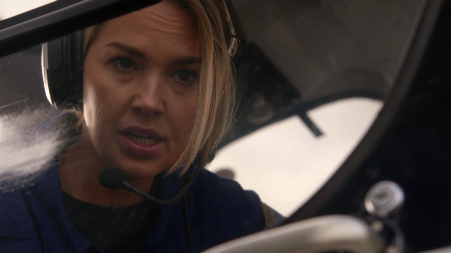 9-1-1-S06E18-030.jpg
