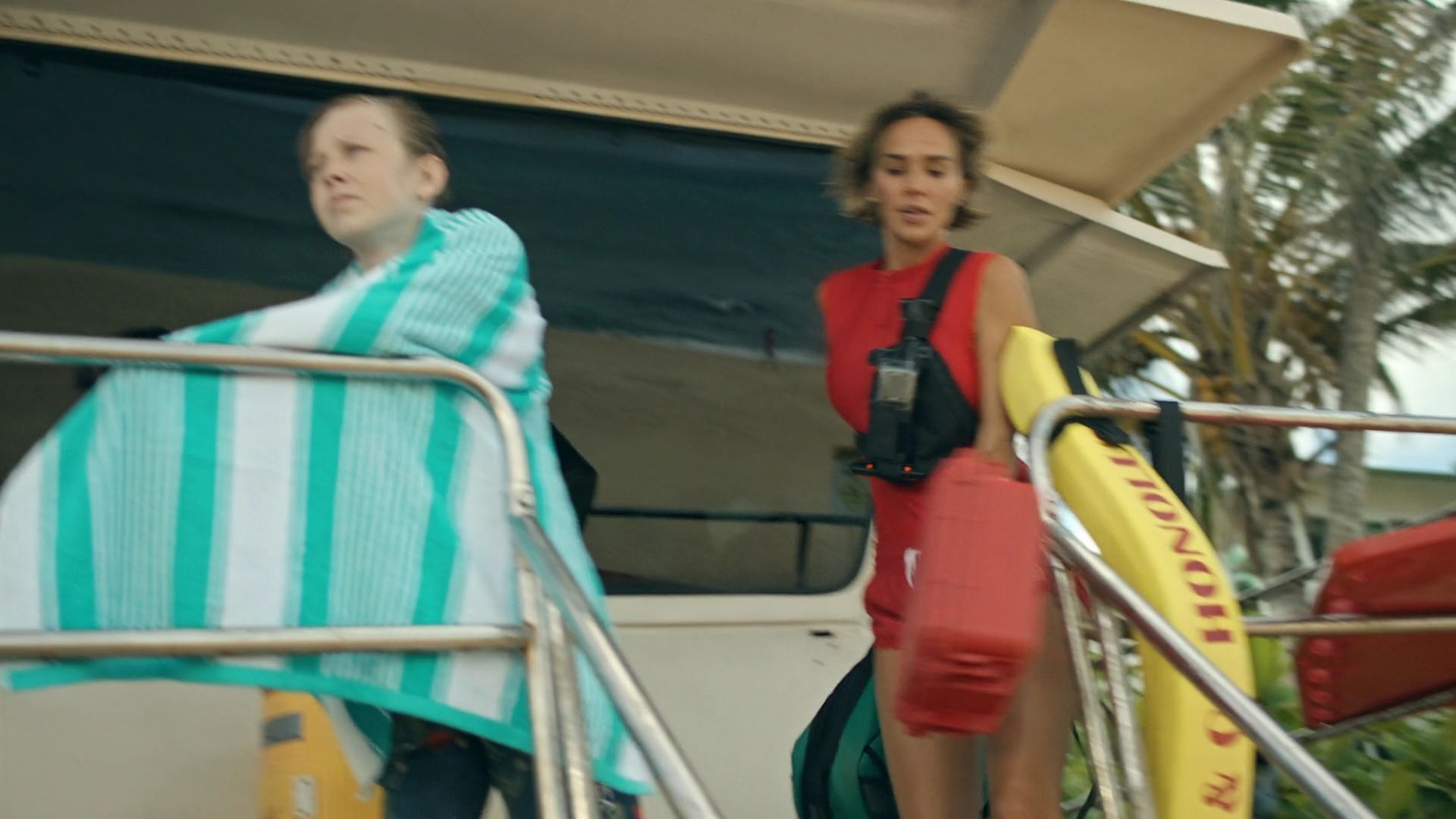 RescueHiSurfS01E17-174.jpg