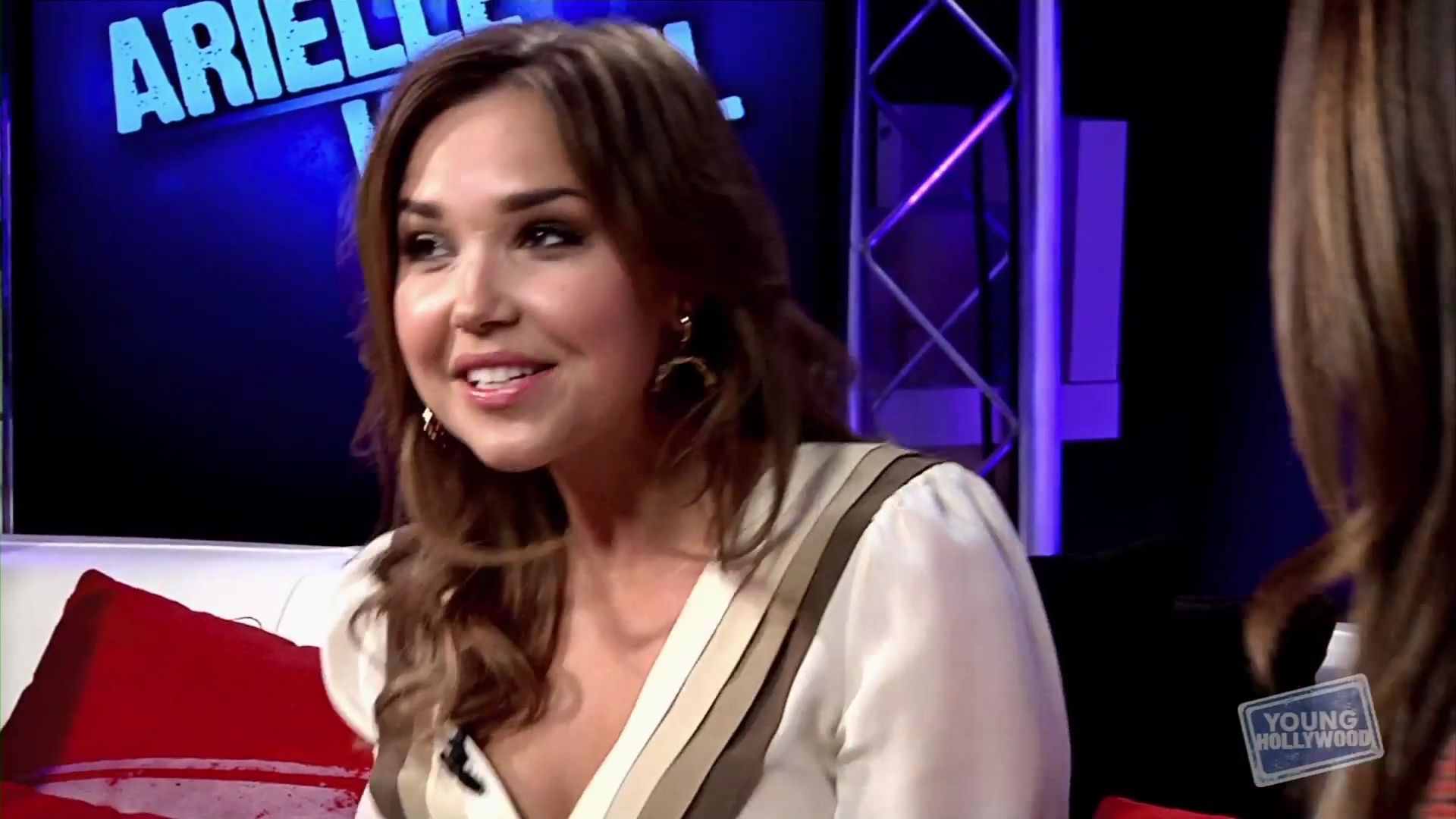YoungHollywood-11-29-2012_095.jpg