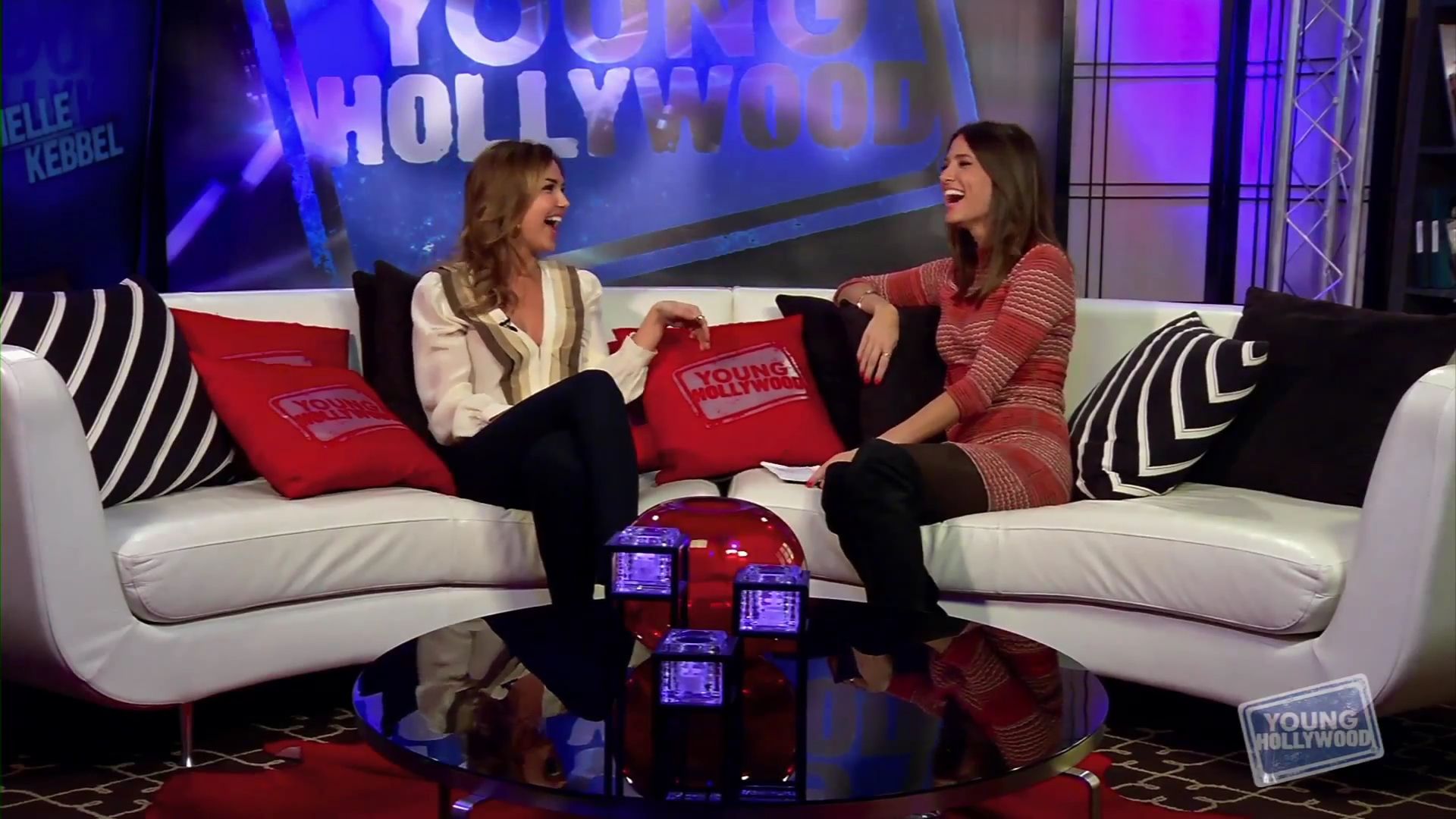 YoungHollywood-11-29-2012_139.jpg